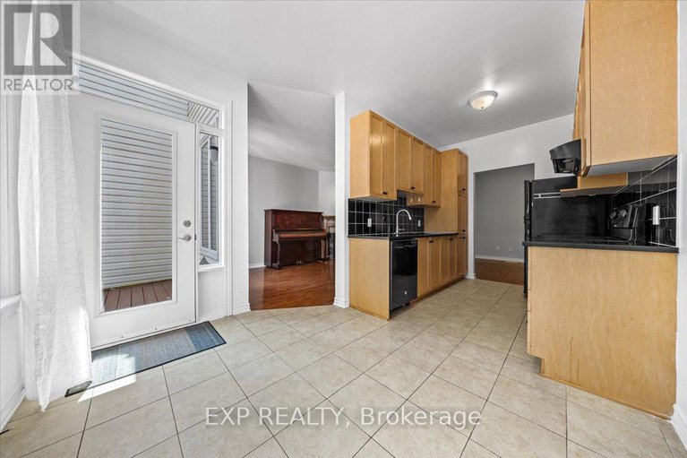 28513335/264-bradwell-way/blossom-parkkemp-parkfindlay-creek/ottawa/ontario/K1T4J2_16