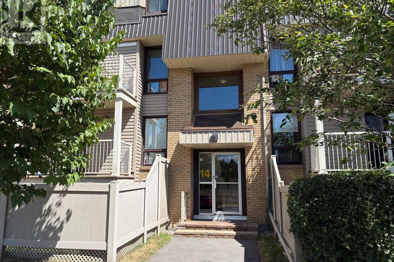 29249916/4-14-sweetbriar-circle/pheasant-run/ottawa/ontario/K2J2K4_1