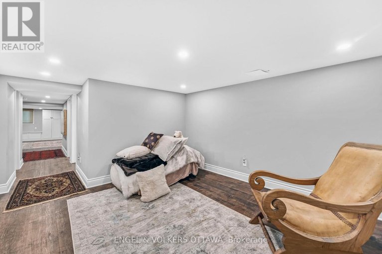 28985007/105-stanley-avenue/new-edinburgh/ottawa/ontario/K1M1N8_32