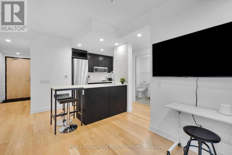 28653570/702-340-queen-street/ottawa-centre/ottawa/ontario/K1R0G1_16