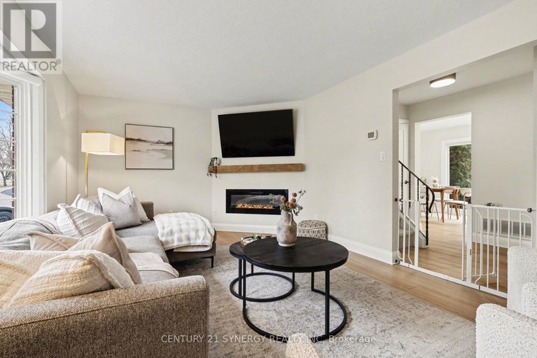 29578736/771-vinette-crescent/chatelaine-village/ottawa/ontario/K1E1X1_3