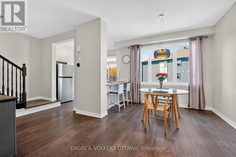 29023923/827-kiniw-private-se/cfb-rockcliffe-and-area/ottawa/ontario/K1K5A3_12