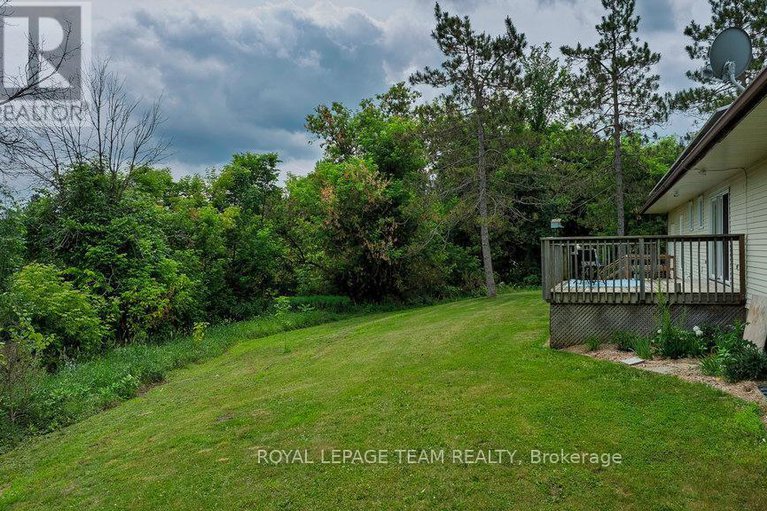 29224787/517-donald-b-munro-drive/carp/ottawa/ontario/K0A1L0_6