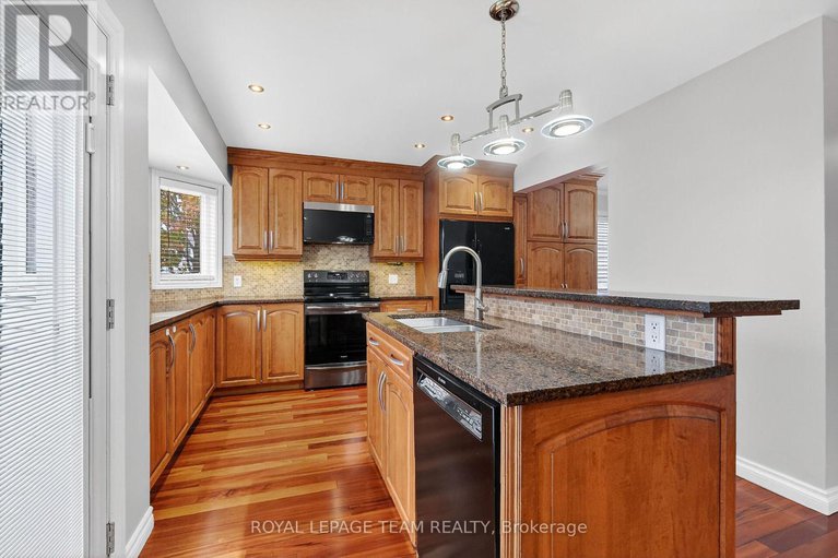 29190143/1475-york-mills-drive/fallingbrookridgemount/ottawa/ontario/K4A2N5_14