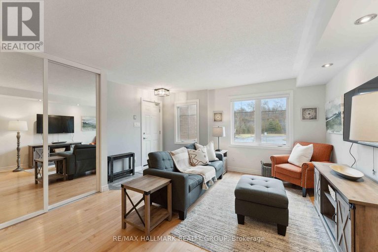 28421712/293a-titanium-private/convent-glen-north/ottawa/ontario/K1C0A5_5