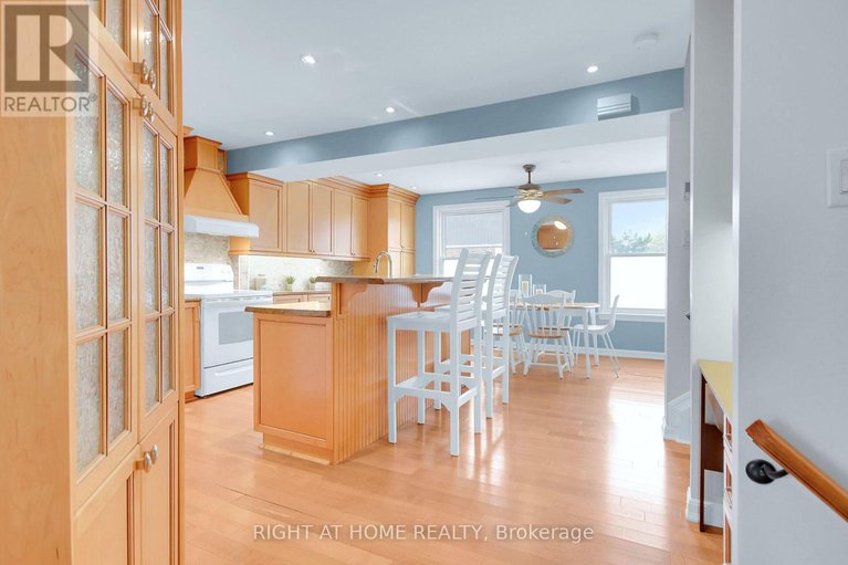 28284390/5-moorside-private/carleton-heights/ottawa/ontario/K2C3P4_5