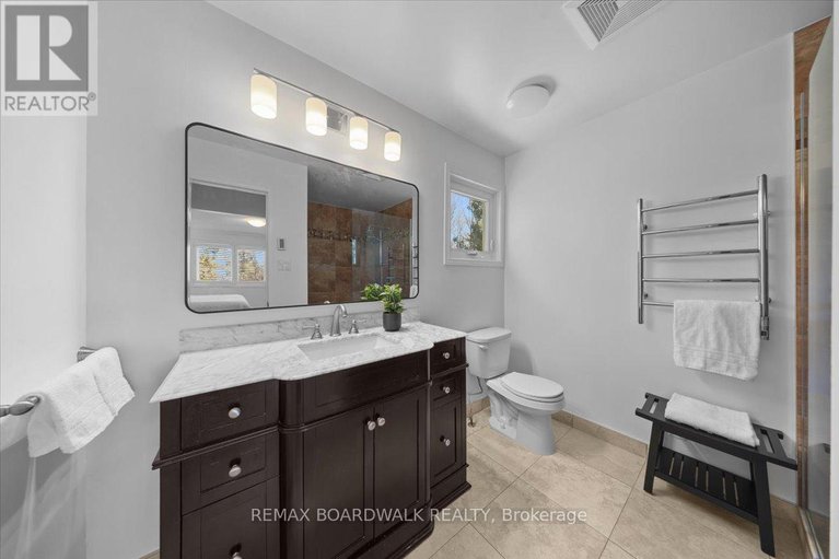 29672747/1443-larkhaven-crescent/orleanssunridge/ottawa/ontario/K1C5A5_31