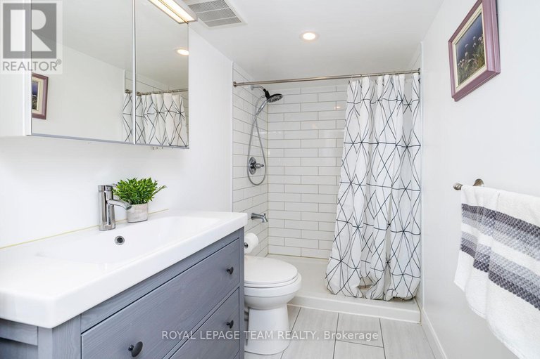 28933926/213-cabrelle-place-e/manotick-village-manotick-estates/ottawa/ontario/K4M0A9_39