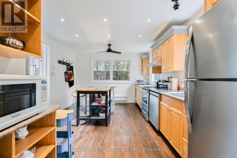 29066037/73-hobart-crescent/sheahan-estatestrend-village/ottawa/ontario/K2H5S3_15