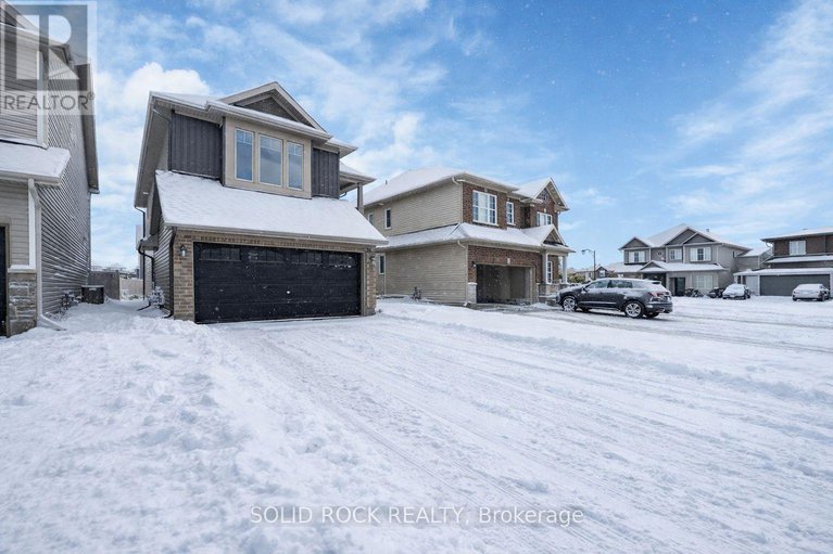 28814224/149-minikan-street/blossom-parkkemp-parkfindlay-creek/ottawa/ontario/K1X0E5_2