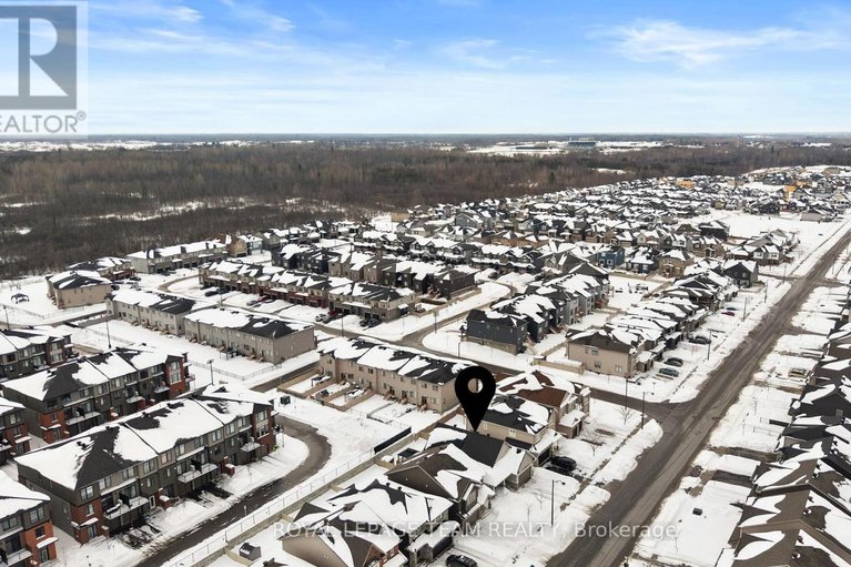 29419268/111-dun-skipper-drive/blossom-parkkemp-parkfindlay-creek/ottawa/ontario/K1X0G1_47