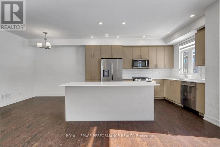 29445576/51-moosonee-crescent/riverside-southgloucester-glen/ottawa/ontario/K4M0M1_15