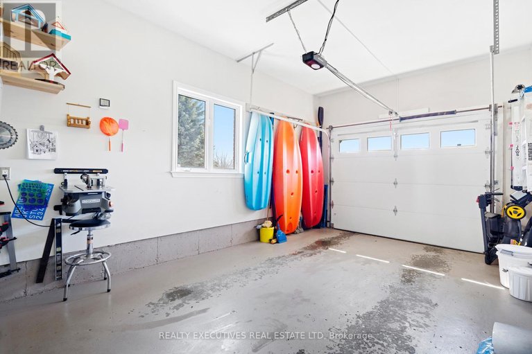 29633987/5520-bridlewood-court/iroquois/south-dundas/ontario/K0E1K0_24