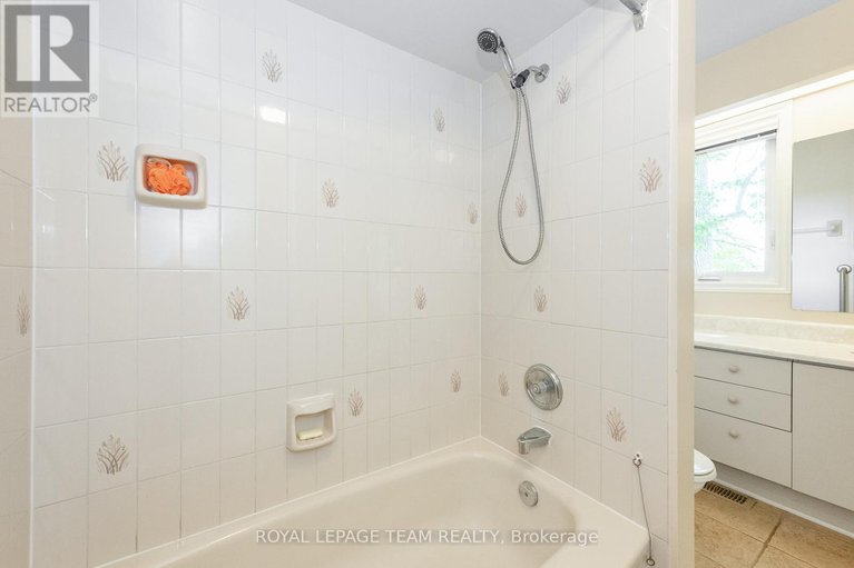 28498186/119-royal-york-street-w/richmond/ottawa/ontario/K0A2Z0_30