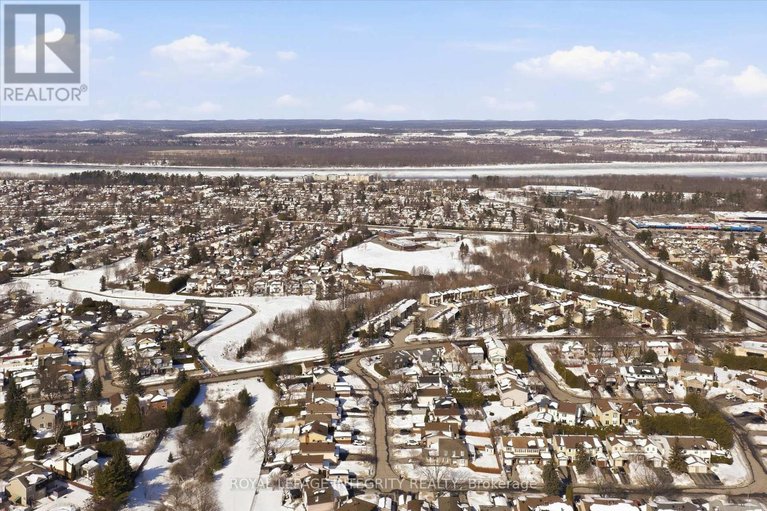 29431124/1735-bonaventure-terrace/convent-glen-south/ottawa/ontario/K1C1W5_39