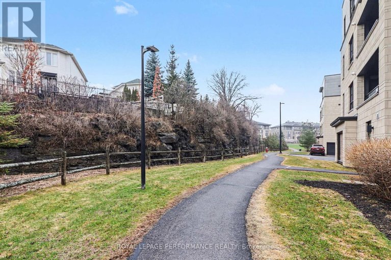 29628514/403-120-montblanc-private/convent-glen-north/ottawa/ontario/K1C0B1_21