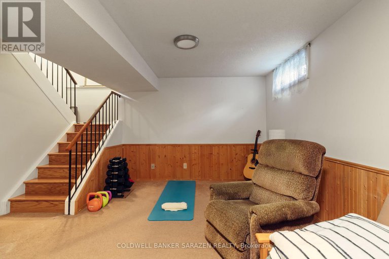 28302138/1325-summerville-avenue/carlington/ottawa/ontario/K1Z8G7_13