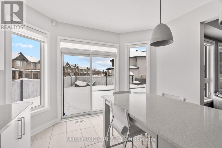 29234213/242-shinleaf-crescent/mer-bleuebradley-estatesanderson-park/ottawa/ontario/K1W0J2_11