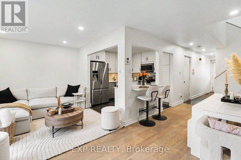 29593810/358-valade-crescent/fallingbrookpineridge/ottawa/ontario/K4A2V7_13