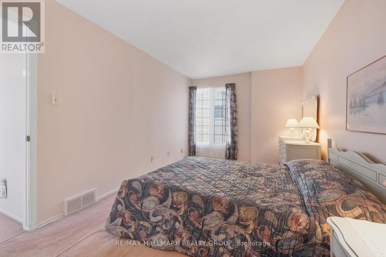 28648160/625-trelawny-private/carleton-square/ottawa/ontario/K2C3M9_14
