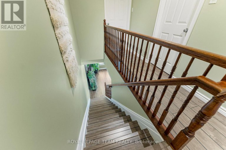 28888816/368-crownridge-drive/emerald-meadowstrailwest/ottawa/ontario/K2M3A4_19