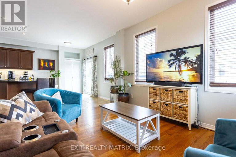 28414498/221-hillpark-high-street/mer-bleuebradley-estatesanderson-park/ottawa/ontario/K1W0B5_15