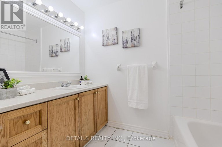 29074499/2592-crosscut-terrace/emerald-woodssawmill-creek/ottawa/ontario/K1T4A1_29