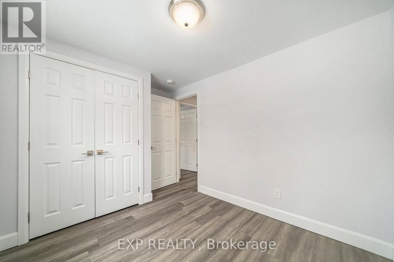 29103619/35-lazy-nol-court/fringewood/ottawa/ontario/K2S1T5_21