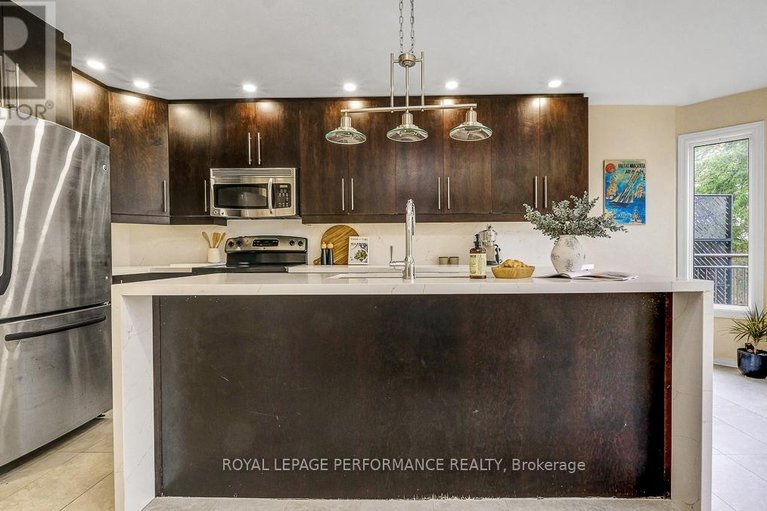 29619471/2d-4-columbus-avenue/overbrook/ottawa/ontario/K1K1R3_5