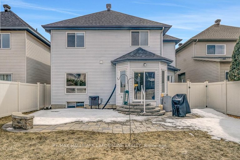 29570539/315-rustic-hills-crescent/springridgeeast-village/ottawa/ontario/K4A5A8_47