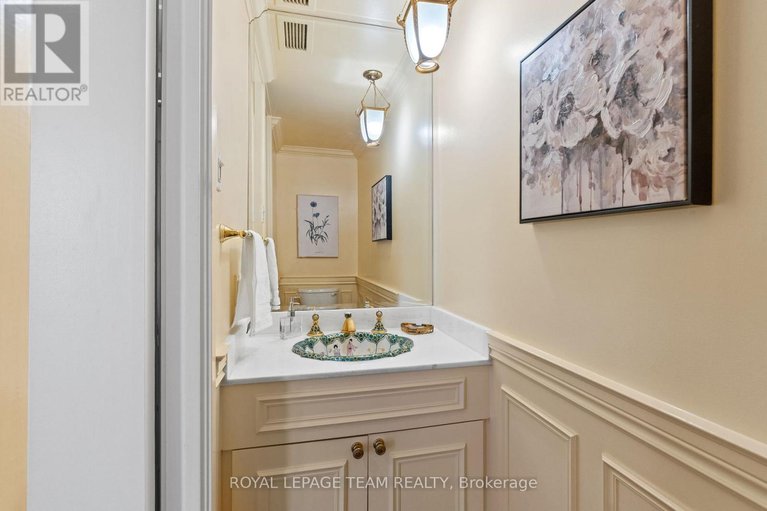 27955886/1201-40-boteler-street/lower-townbyward-market/ottawa/ontario/K1N9C8_18