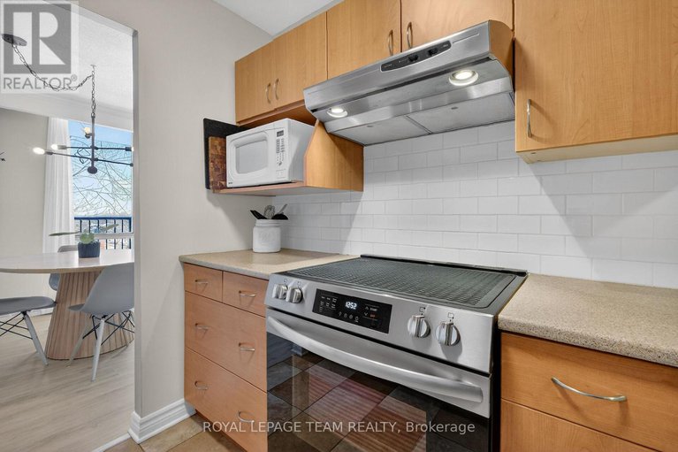 29403239/403-2400-virginia-dr-drive/urbandale-acres/ottawa/ontario/K1H8L3_14