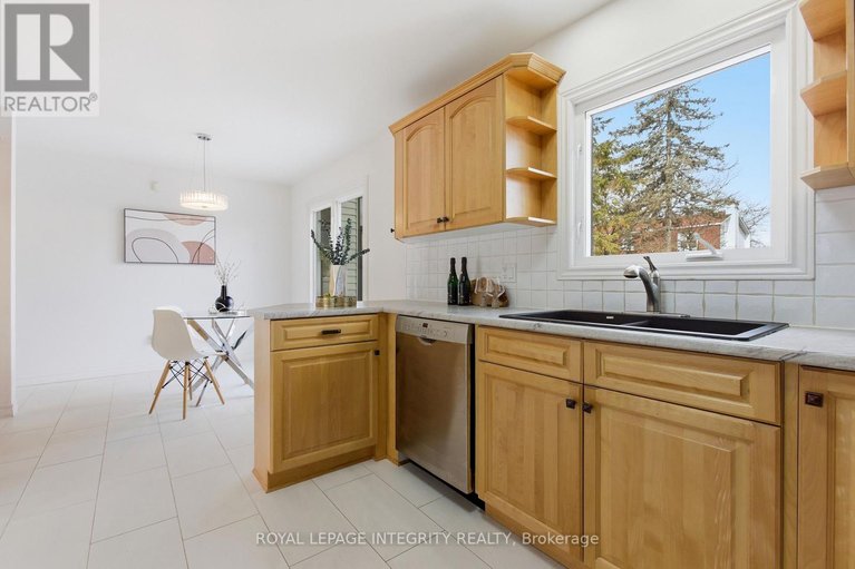 29541286/1019-driftwood-crescent/convent-glen/ottawa/ontario/K1C2N9_11