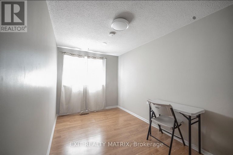 28776810/23-pickford-drive/katimavik/ottawa/ontario/K2L2C1_12