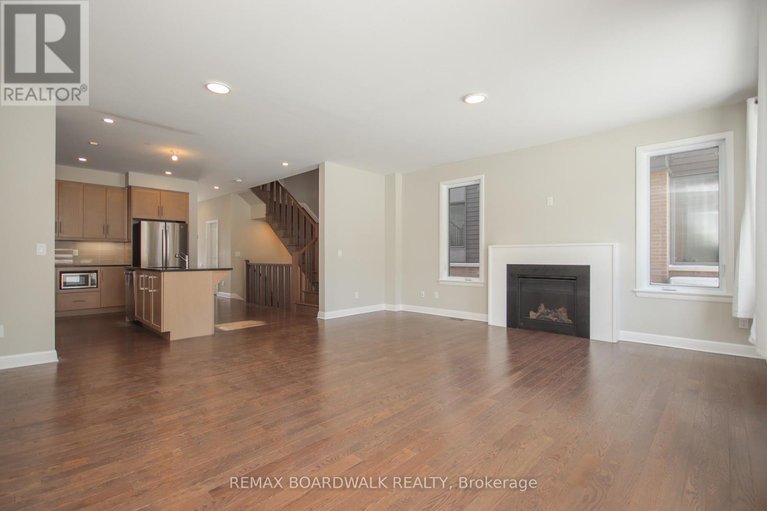 29643947/74-michael-stoqua-street/cfb-rockcliffe-and-area/ottawa/ontario/K1K5A2_5