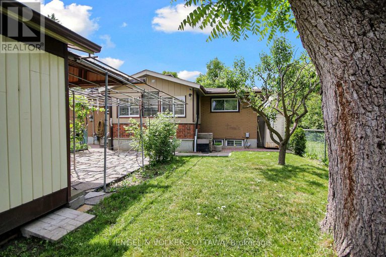 28483641/8-greenwich-avenue/carleton-heights/ottawa/ontario/K2E5E6_32
