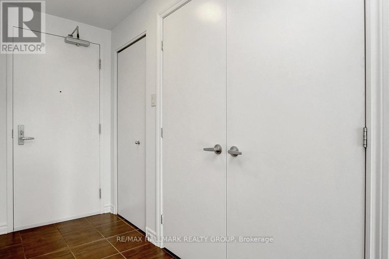 28694787/303-70-landry-street/vanier/ottawa/ontario/K1L0A8_9