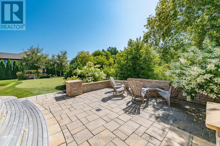 28474940/110-gray-willow-place/manotick-village-manotick-estates/ottawa/ontario/K4M0B3_43