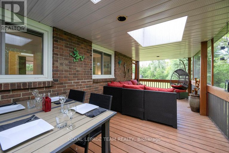 28365689/2765-quinn-road/emerald-woodssawmill-creek/ottawa/ontario/K1T3V4_30