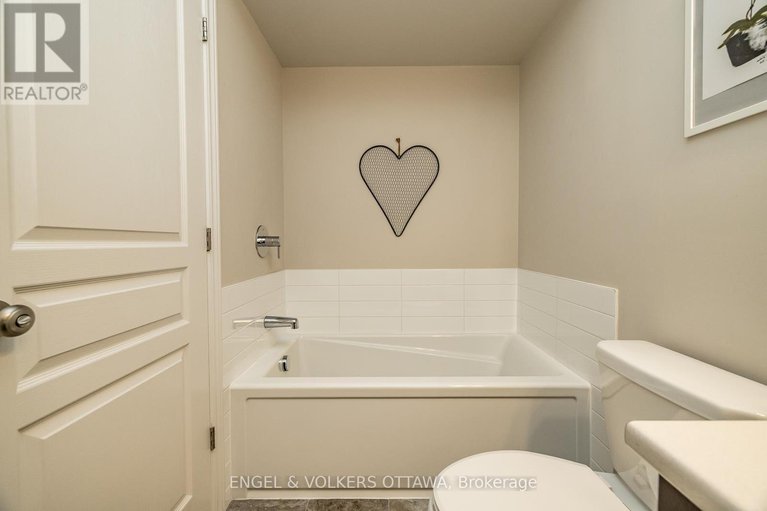 28498335/182-poplin-street/riverside-southgloucester-glen/ottawa/ontario/K4M0G9_38