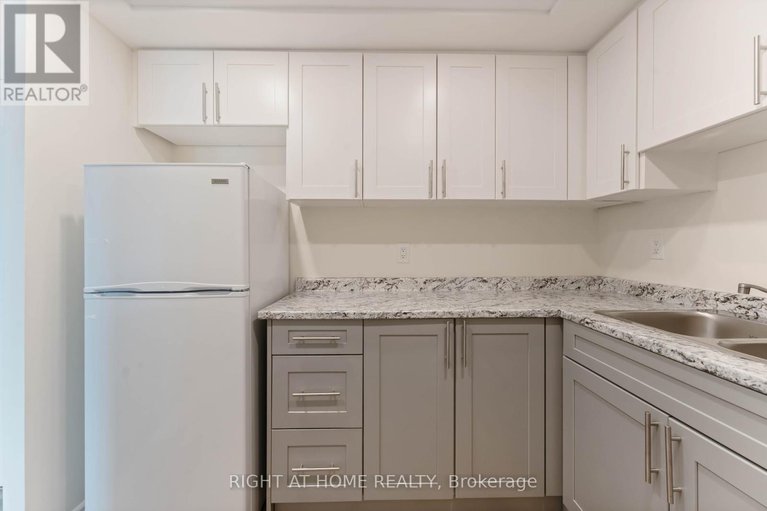 28737783/302-555-brittany-drive/viscount-alexander-park/ottawa/ontario/K1K4C5_12