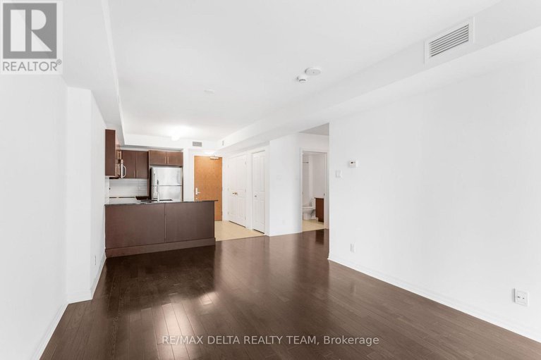 28453209/403-242-rideau-street/sandy-hill/ottawa/ontario/K1N0B7_14