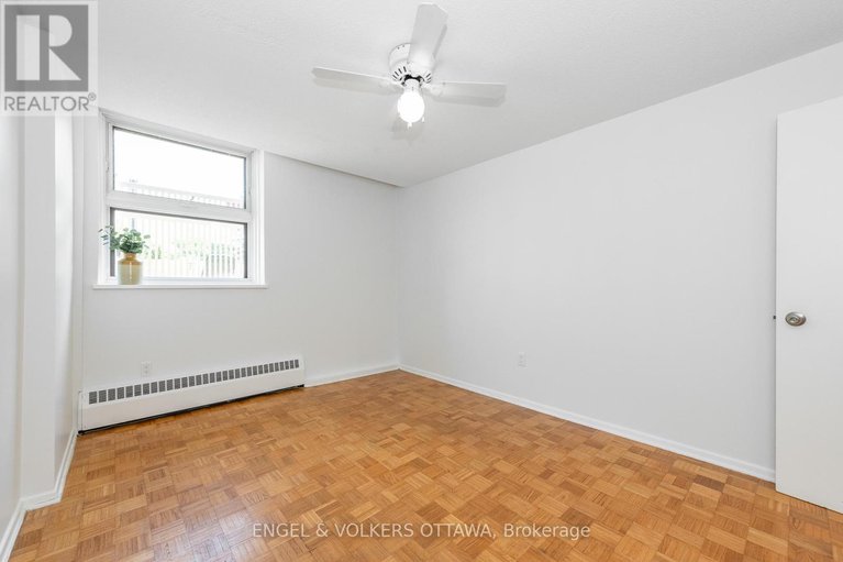 28759787/8-1356-meadowlands-drive-e/borden-farmstewart-farmcarleton-heightsparkwood-hills/ottawa/ontario/K2E6K6_24