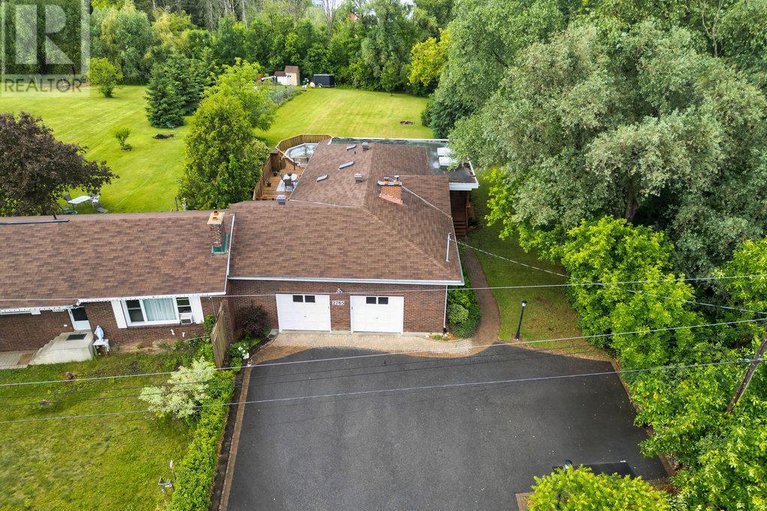 28365689/2765-quinn-road/emerald-woodssawmill-creek/ottawa/ontario/K1T3V4_1