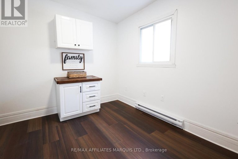 29078821/11-elgin-street-e/alexandria/north-glengarry/ontario/K0C1A0_27