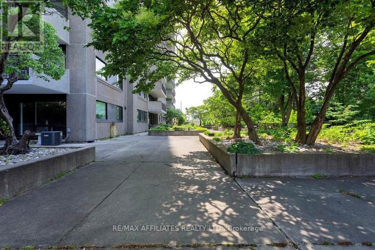 28466299/1705-1195-richmond-road/woodroffe/ottawa/ontario/K2B8E4_42