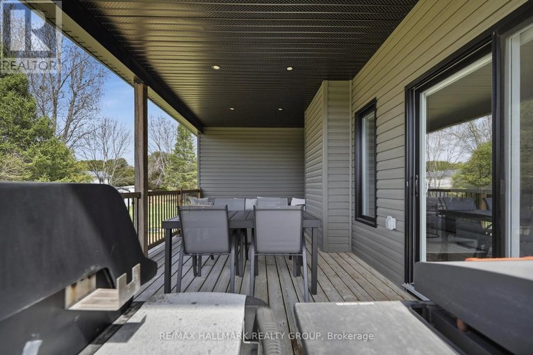 29467003/21-maxime-court/clarencerockland-twp/clarence-rockland/ontario/K0A2A0_29