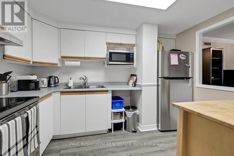 29615589/202-939-north-river-road/overbrook/ottawa/ontario/K1K3V2_13