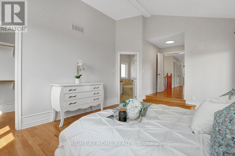 28703560/510-summerhill-street/riverside-southgloucester-glen/ottawa/ontario/K4M0B4_28