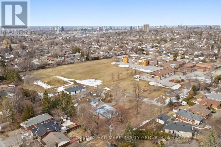 29615585/1310-ferguson-street/bel-air-heights/ottawa/ontario/K2C2K4_45